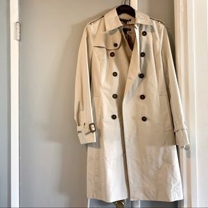 NEW Brooks Brothers Trenchcoat